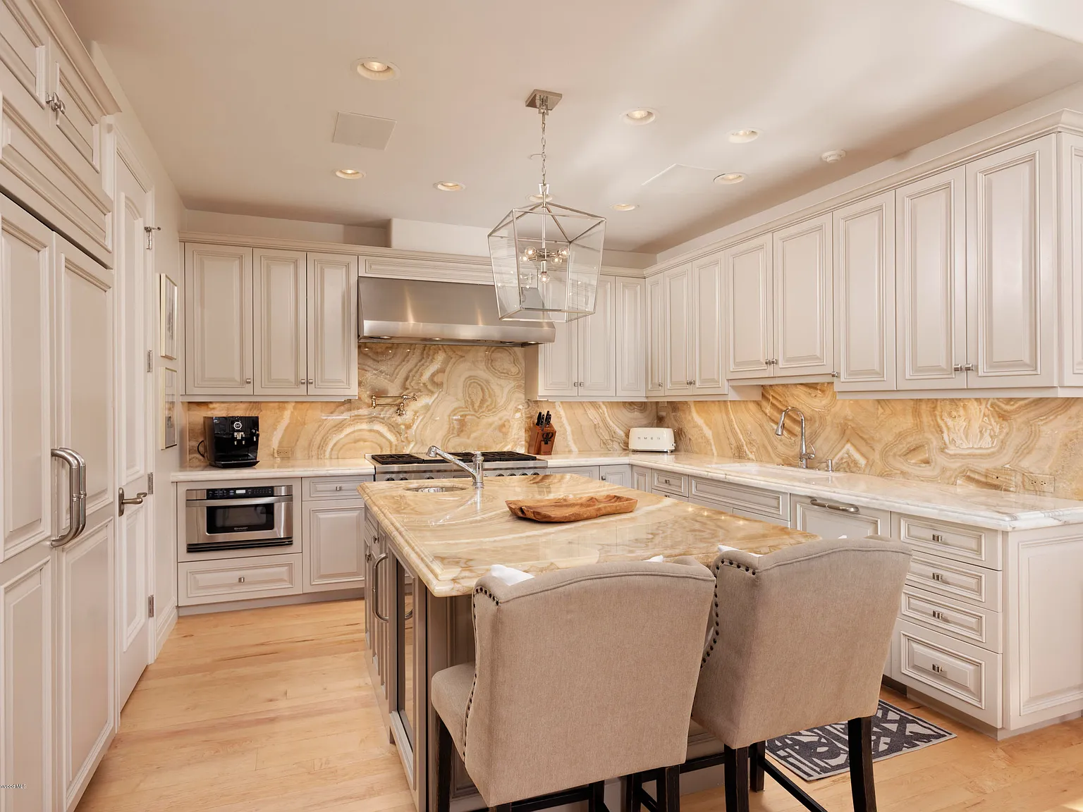 4 bed, 4.5 bath, 4016 sqft, $54,000 — Photo 4