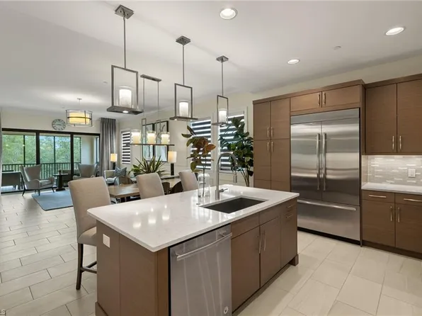 16382 Viansa WAY #3-202, NAPLES, FL 34110