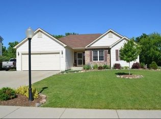 1132 Knollwood Dr, Grafton, WI 53024