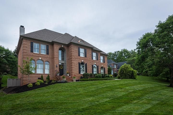 1st image of 8907 Isherwood Ln