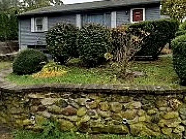 2 Savin Rd, Wakefield, MA 01880