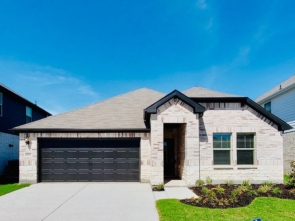 Single Story - classy curb appeal!