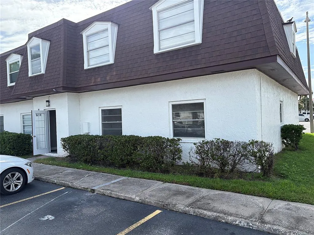 2 bed, 1.0 bath, 960 sqft, $1,500 — Photo 2
