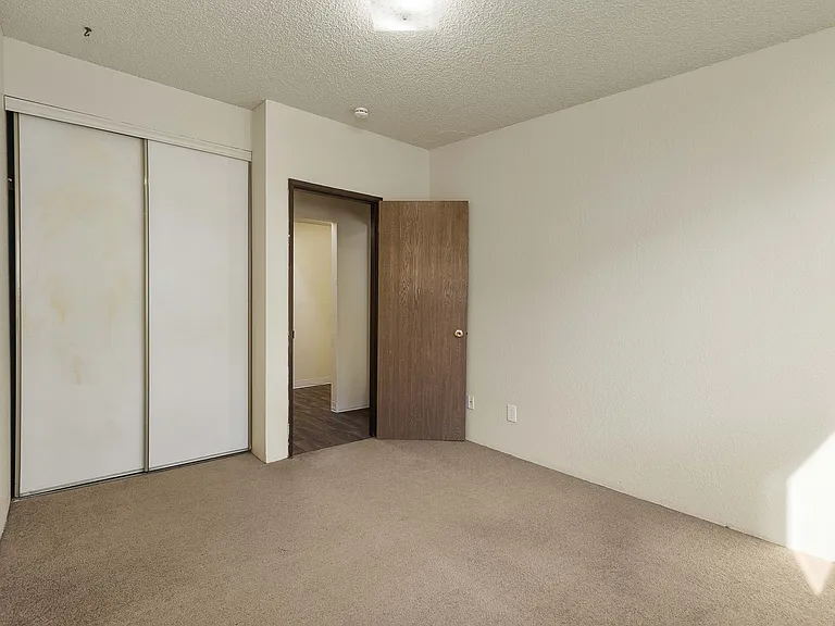 Badger & Blue Lake Apartments — Photo 14