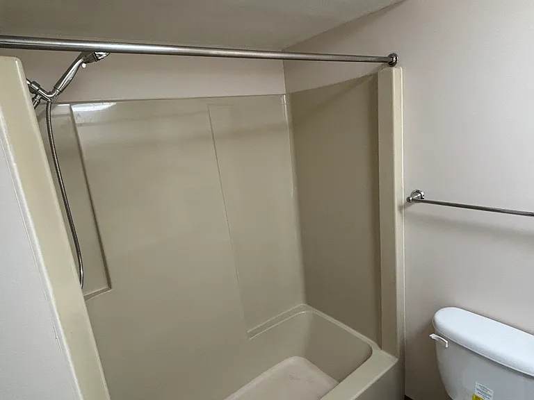 109 W Main St #5 — Photo 8