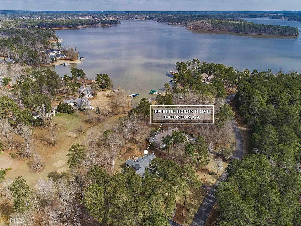 2nd image of 109 Blue Heron Dr #13
