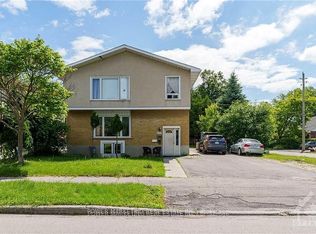 2445 Clementine Blvd, Ottawa, ON K1V 8E1