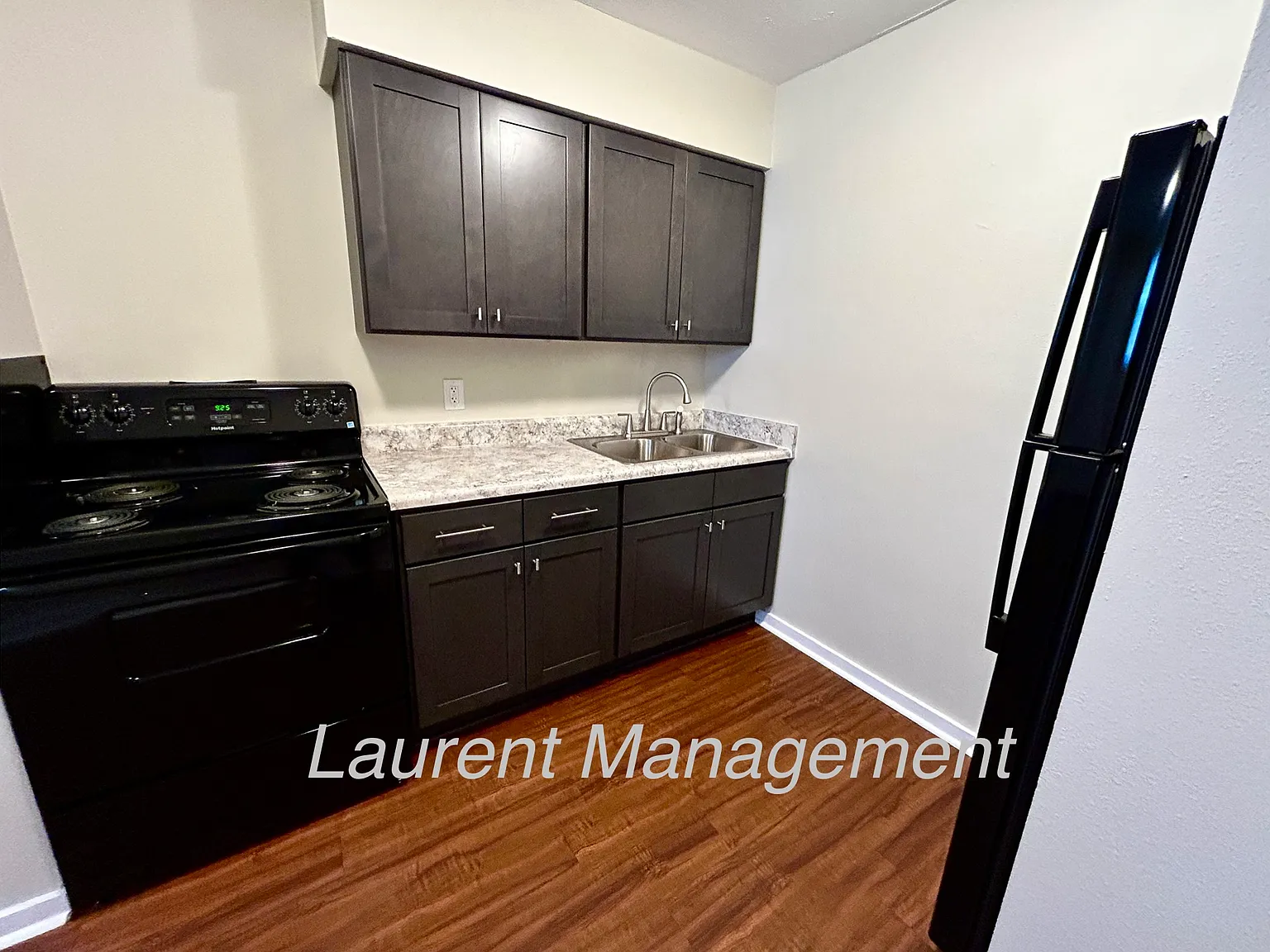 1620 Carrollton Ave — Photo 3