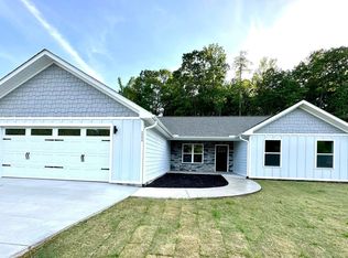 111 Albert St, Landrum, SC 29356