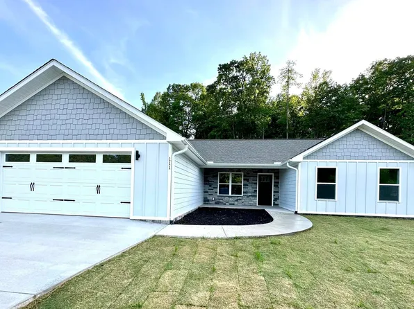 111 Albert St, Landrum, SC 29356