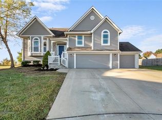 9600 N Highland Ter, Kansas City, MO 64155