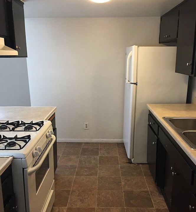 2nd image of 540-42 Kleaveland Pl