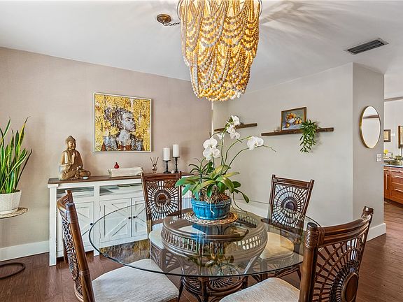 4th image of 456 Holly Rd