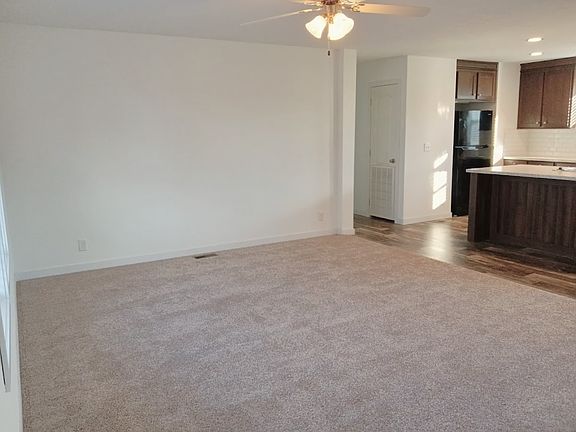 3rd image of 10418 Le Grande Blvd