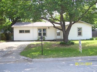 554 Harrison Ln, Hurst, TX 76053