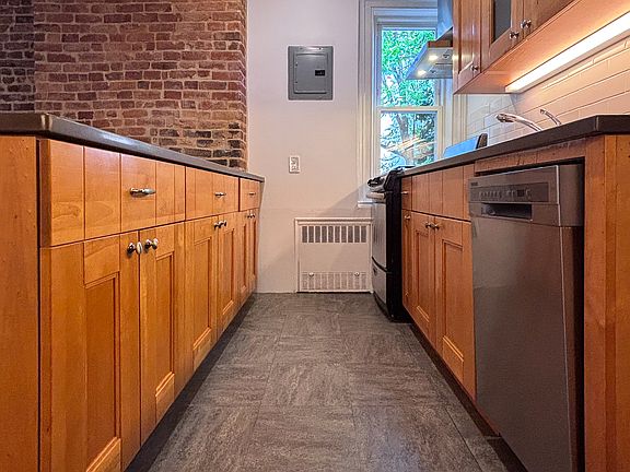 5th image of 11 Dean St #2