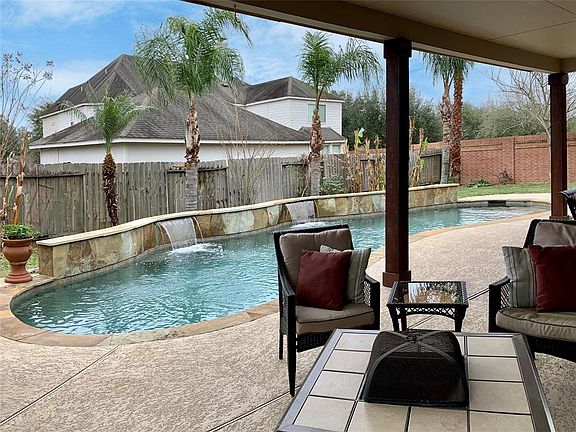 2nd image of 5923 Indian Hills Ln