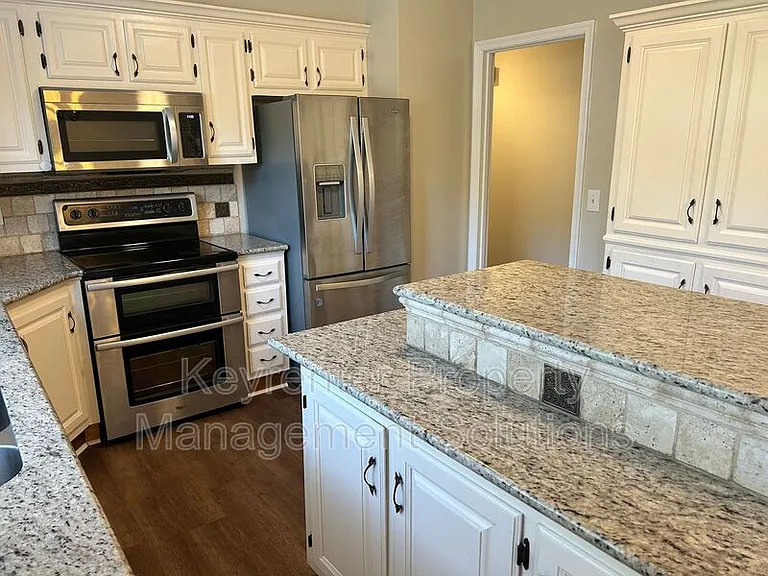 510 Shore Rd — Photo 15