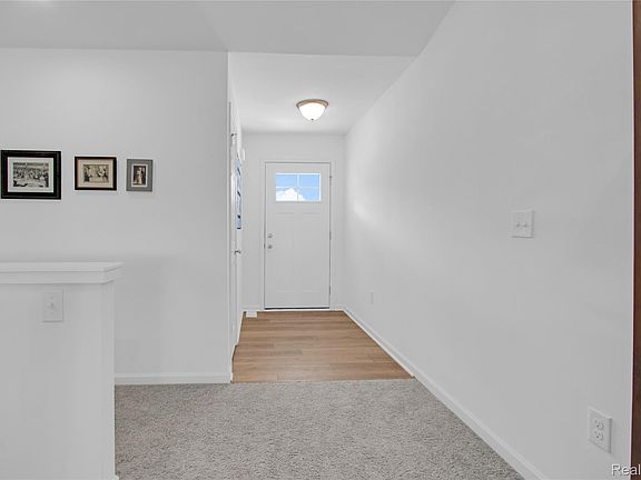 5th image of 2824 Somerset St