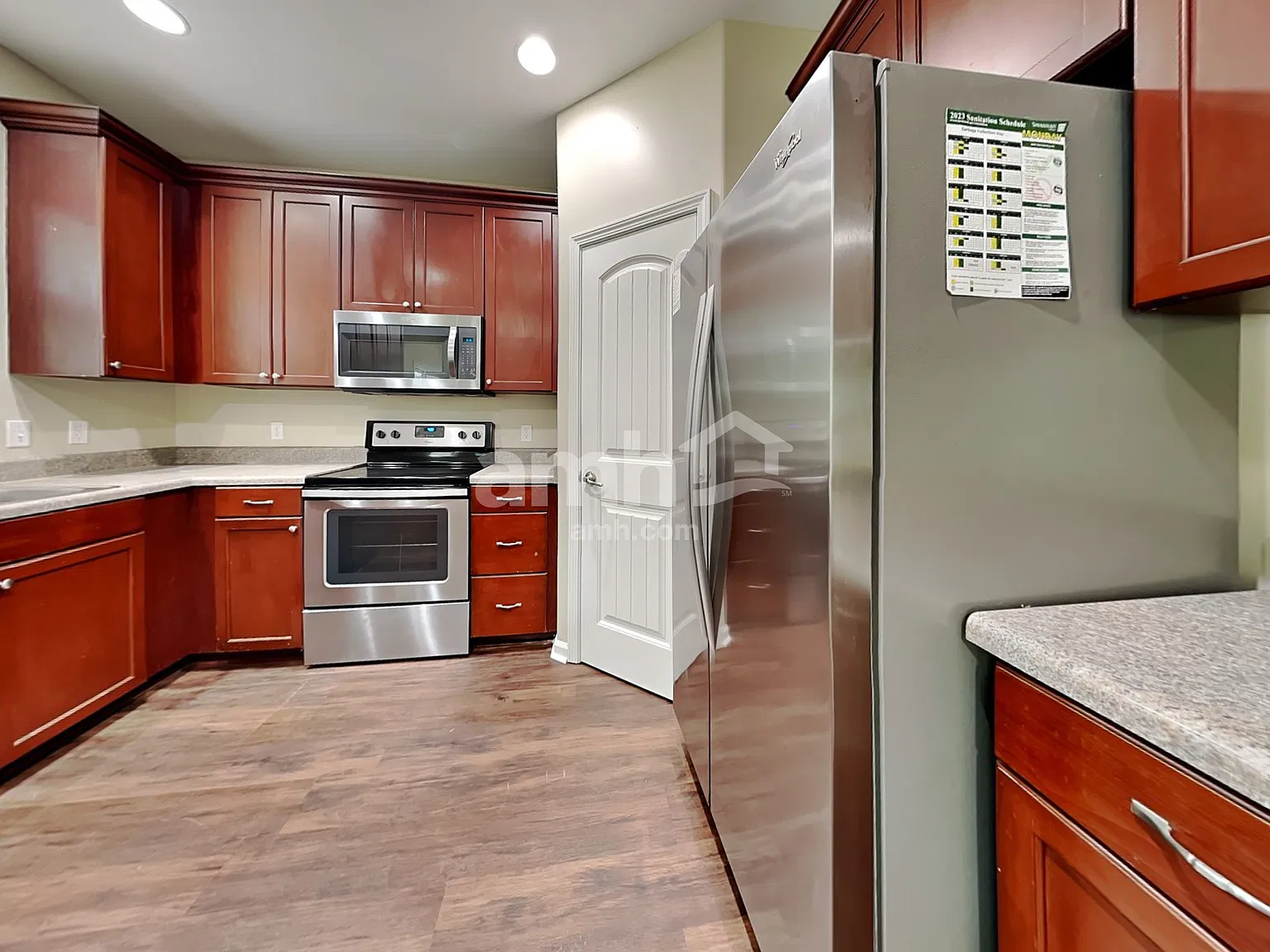 4 bed, 2.5 bath, 2400 sqft, $2,650 — Photo 4