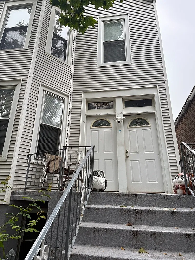3 bed, 1200 sqft, $2,200 — Photo 3