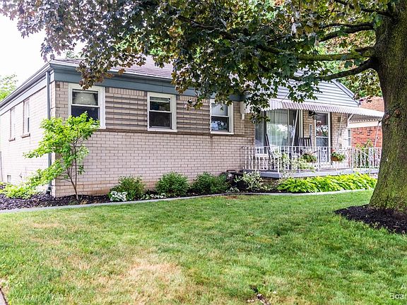 3rd image of 10041 E Clements Cir