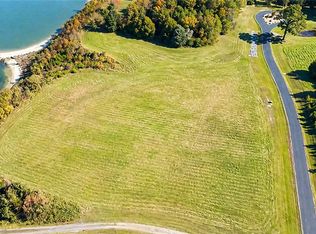 16496 Rivers Edge Trl W, Smithfield, VA 23430