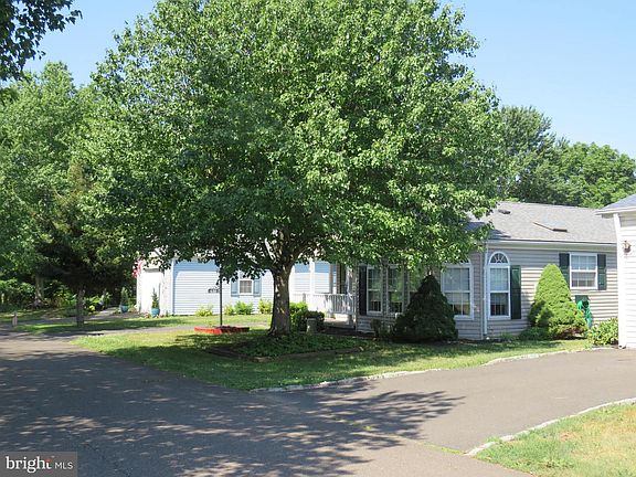 4th image of 638 Spicebush Ct