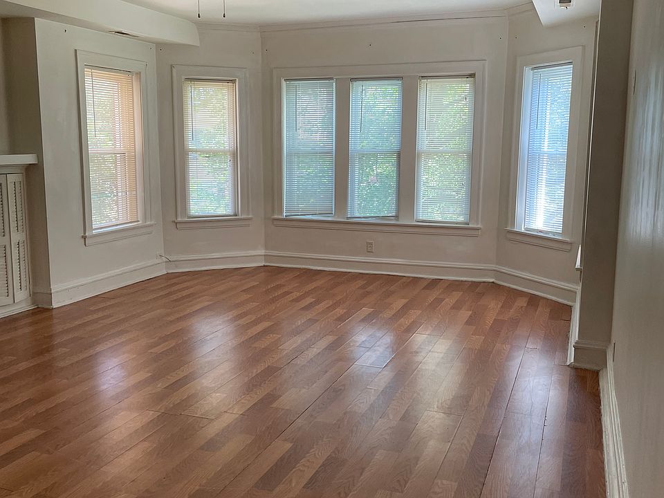 1st image of 6324 N Claremont Ave #2
