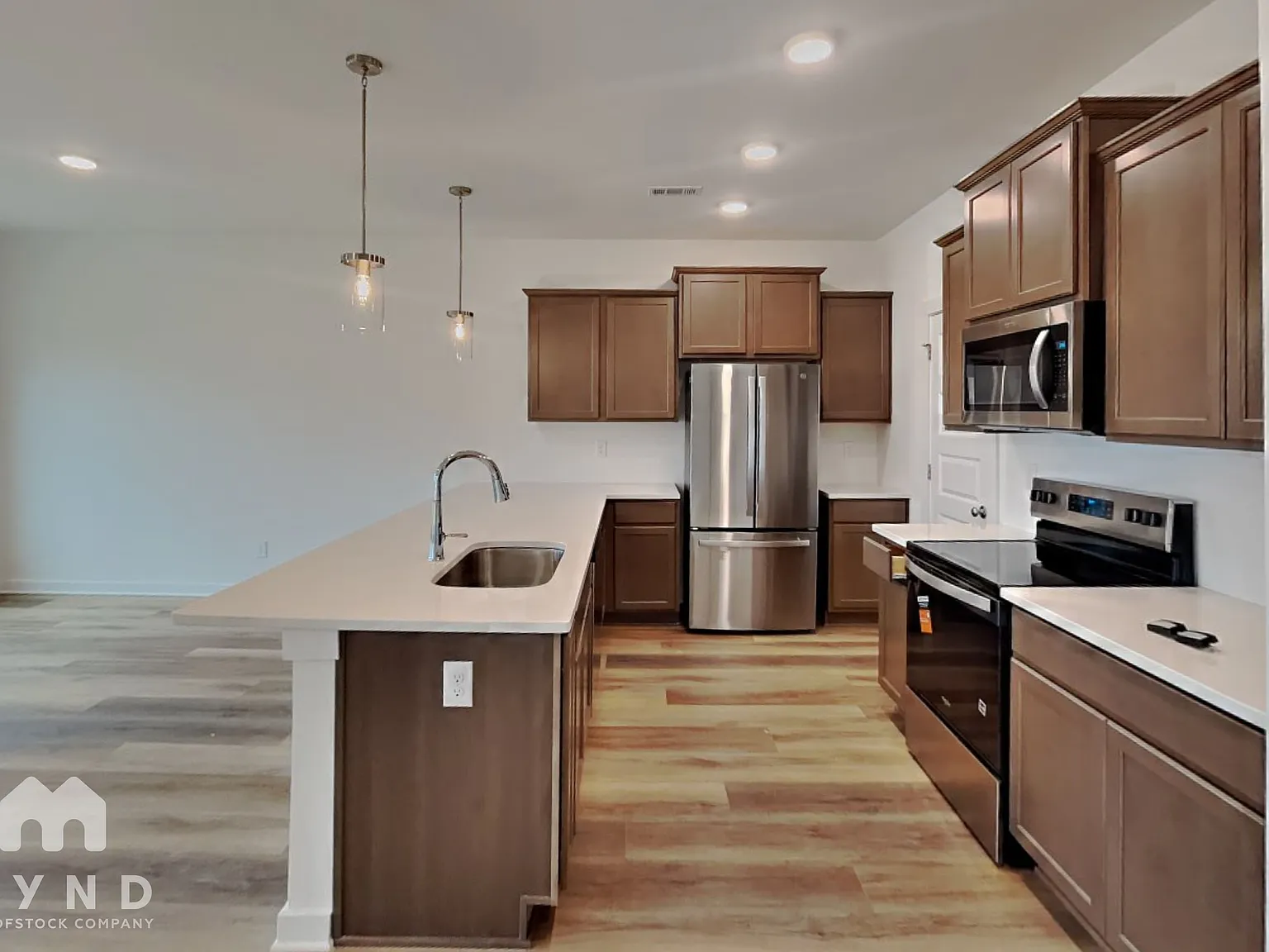 3 bed, 2.5 bath, 1768 sqft, $1,795 — Photo 4