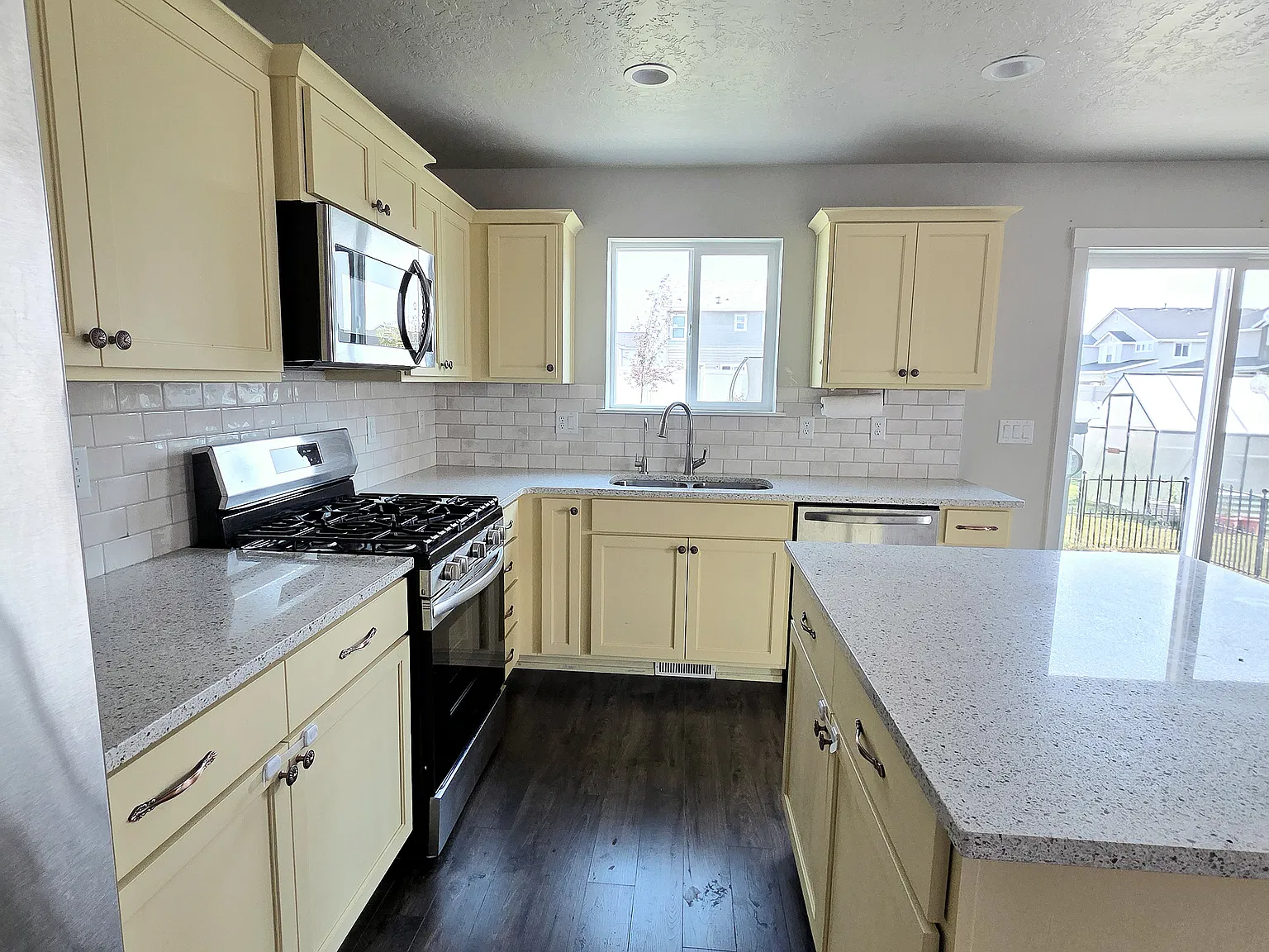 17550 Mason Ridge Way — Photo 1