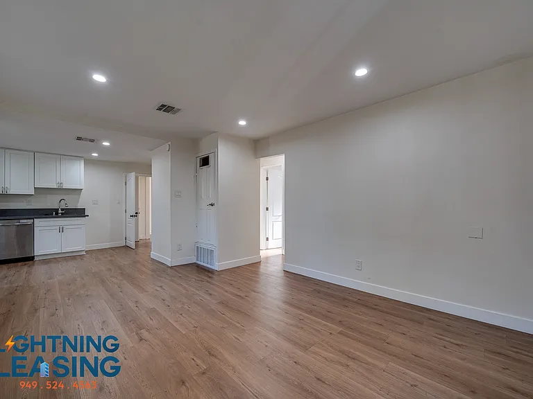 6182 Yolanda Ave — Photo 12