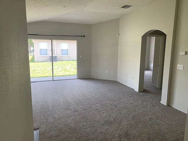 11802 Lynmoor Dr — Photo 2