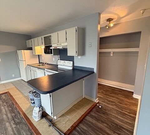 4th image of 200 Catherine St #11573538