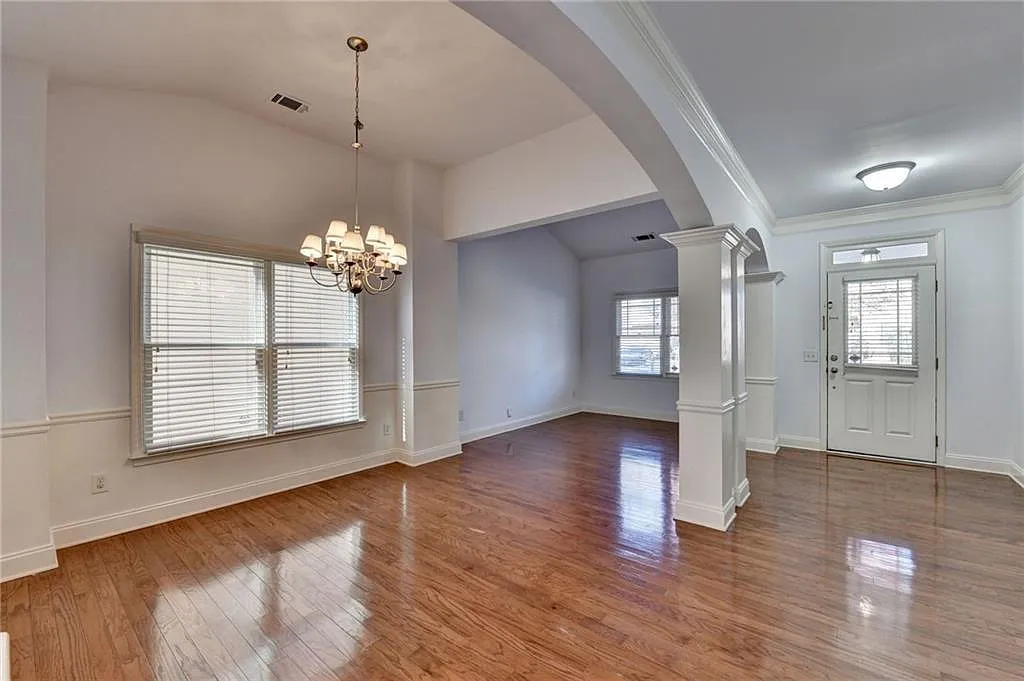 4 bed, 3.5 bath, 2485 sqft, $2,750 — Photo 3