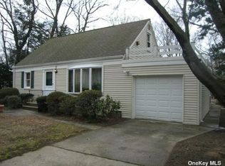 554 Bedell Ter, West Hempstead, NY 11552