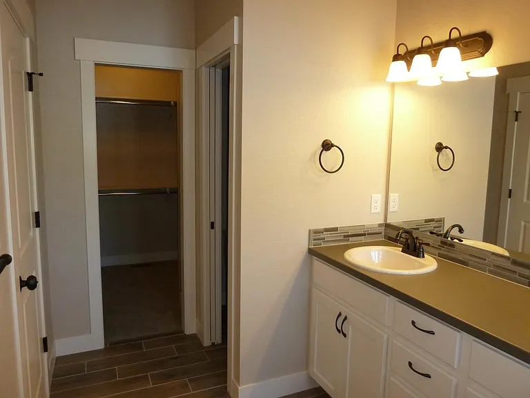 Master Bath & Walk-in Closet