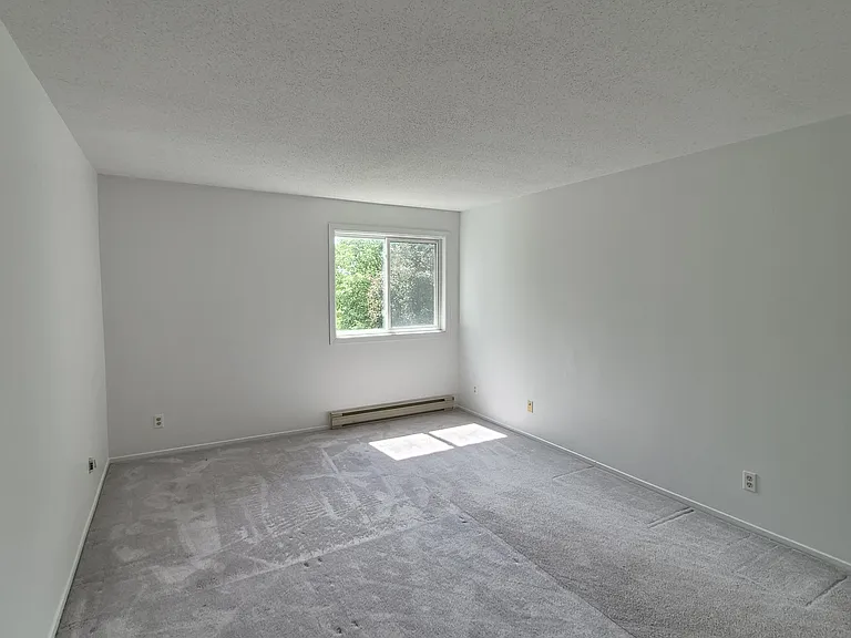 318 Lorry Greenberg Dr #322 — Photo 12