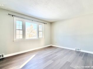 189 Duckworth St, Barrie, ON L4M 3W7