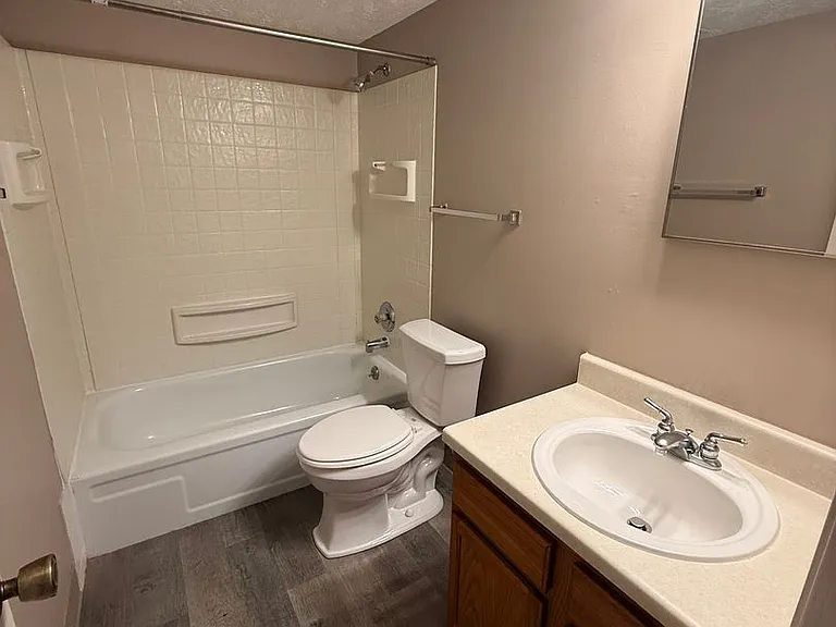 Southdale Square Apartments — Photo 31