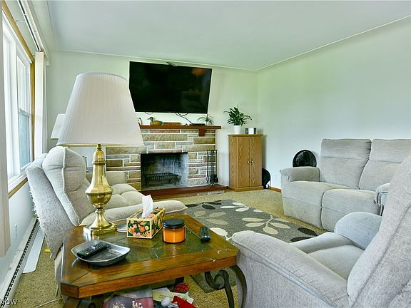 4th image of 2548 Hilltop Dr