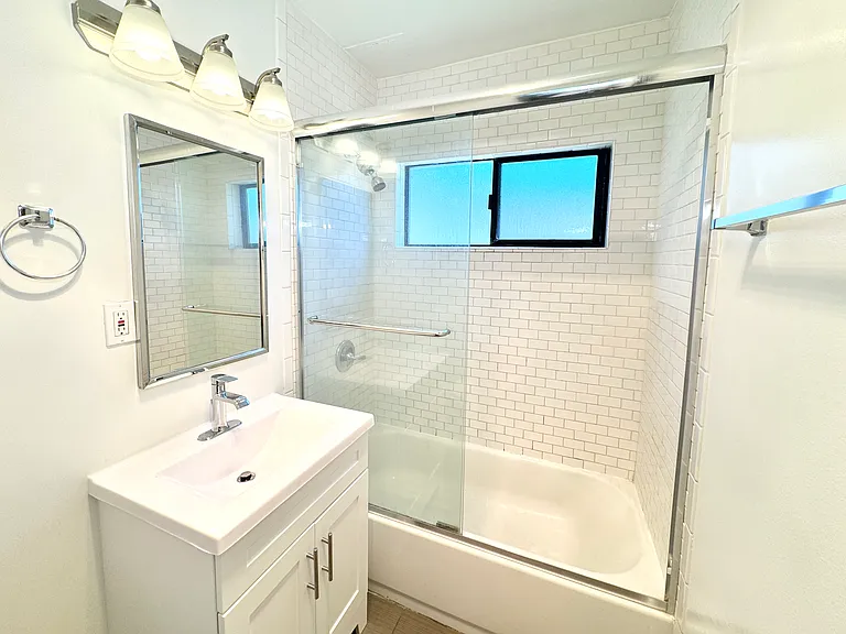 21111 Wood Ave #0 — Photo 17