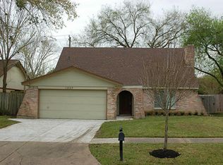 1227 Pinecroft Dr, Sugar Land, TX 77498