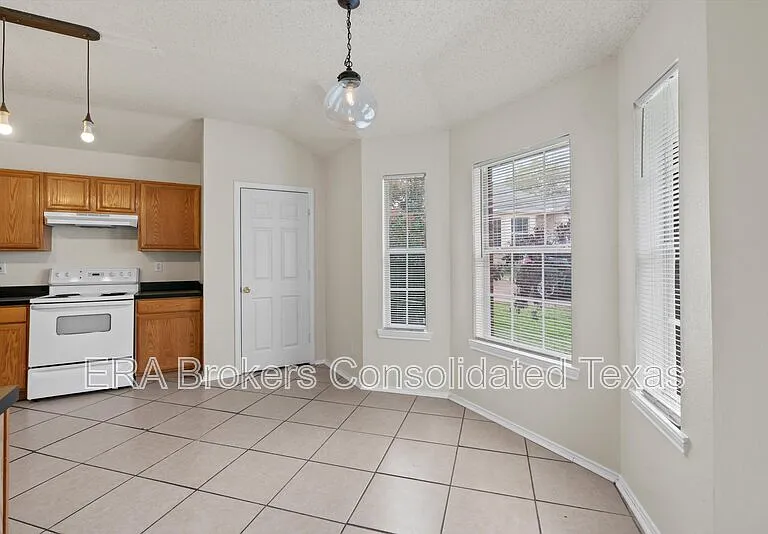 101 Ina Ct — Photo 7