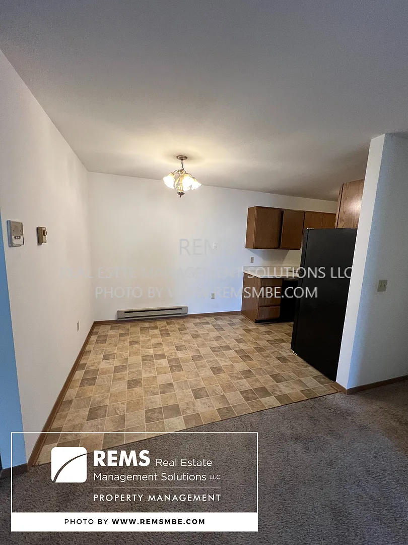 534 East Slifer Street — Photo 3