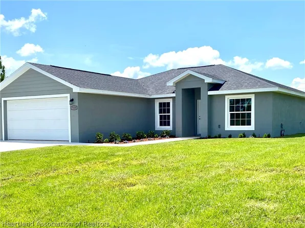7135 Ancha St, Sebring, FL 33872
