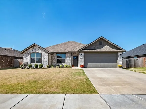 201 White Oak St, Gentry, AR 72734