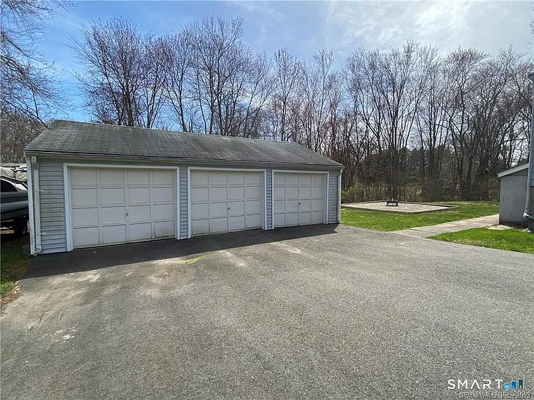 114 Nooks Hill Rd — Photo 27