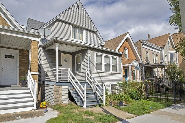 1st image of 2216 W Foster Ave