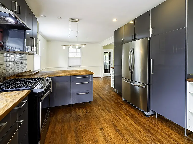 4441 Brandywine St NW — Photo 16